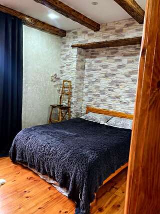 Мини-отель Nazar Stodolya Каменец-Подольский Двухместный номер с 1 кроватью и общей ванной комнатой-1